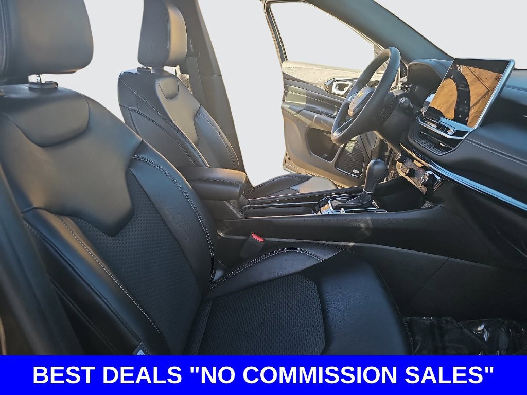 Used 2023 Jeep Compass Latitude w/ Sun and Sound Group AWD/4WD image 10