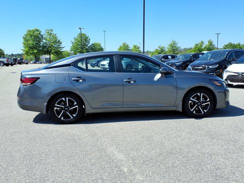 Used 2024 Nissan Sentra SV FWD image 26