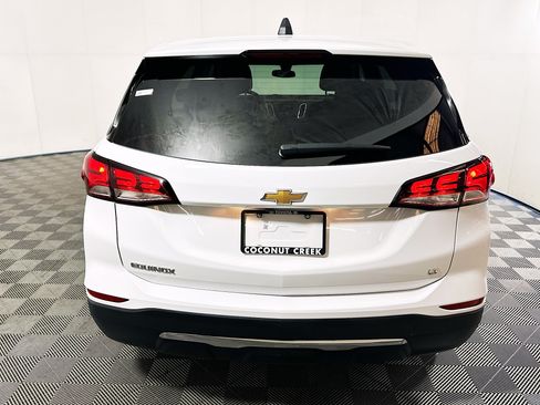 Used 2023 Chevrolet Equinox LT FWD image 4