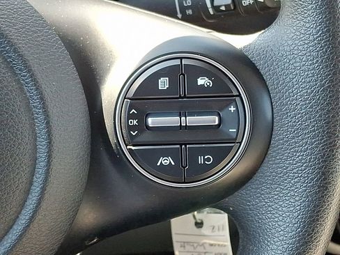 Used 2023 Kia Soul LX image 22