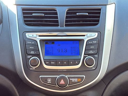 Used 2014 Hyundai Accent GS image 15