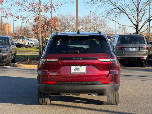 New 2025 Jeep Grand Cherokee Limited image 8