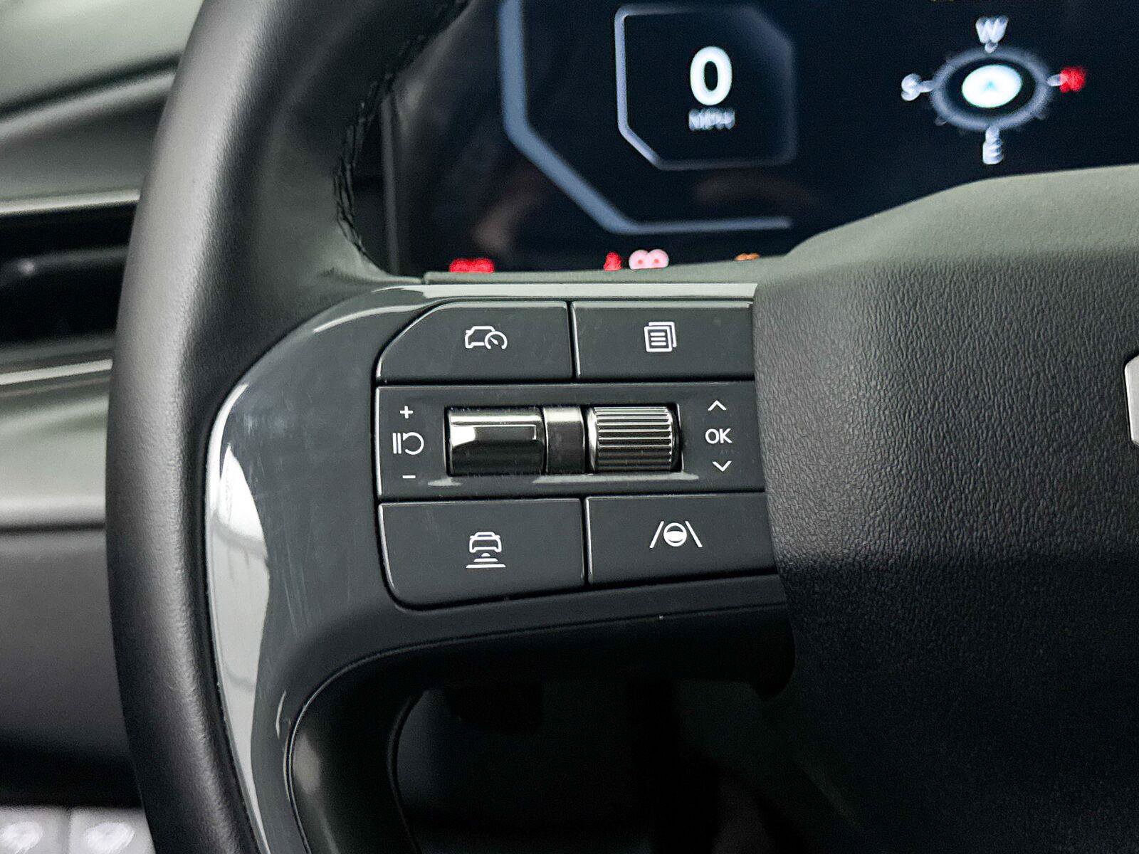Used 2024 Kia EV9 Light Long Range RWD image 32