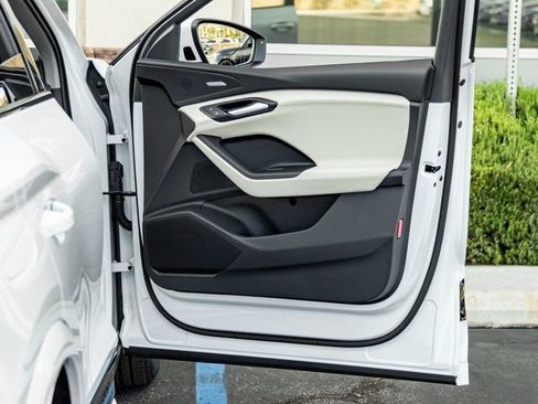 New 2025 Audi Q6 e-tron Premium Plus AWD/4WD image 24