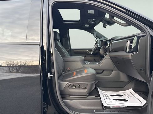 Used 2025 GMC Sierra 2500 AT4 w/ AT4 Premium Plus Package image 10