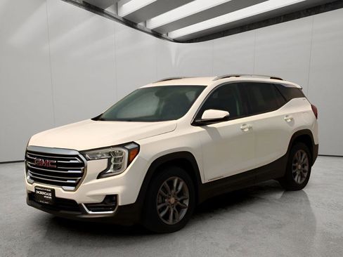 Used 2022 GMC Terrain SLT image 1