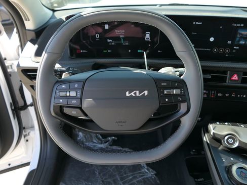 New 2025 Kia EV6 Wind image 14