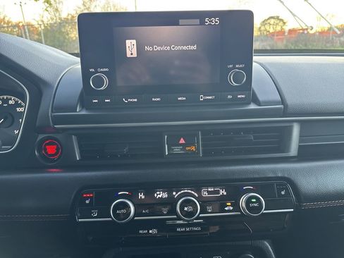 Used 2023 Honda Pilot Sport image 8