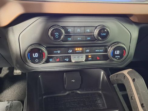 Used 2024 Ford Bronco Outer Banks AWD/4WD image 20