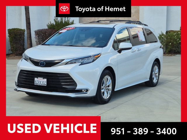 Used 2022 Toyota Sienna XLE w/ XLE Plus Package FWD image 1
