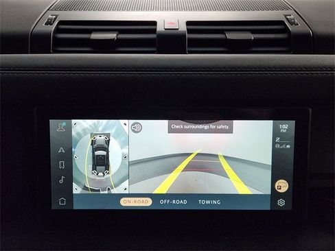 Used 2024 Land Rover Defender 110 X-Dynamic SE image 17