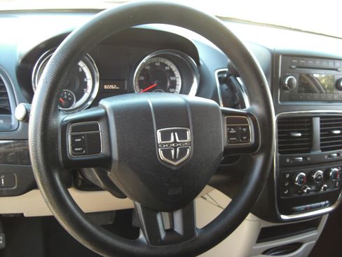 Used 2013 Dodge Grand Caravan SE image 20