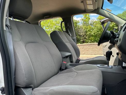 Used 2020 Nissan Frontier SV w/ Midnight Edition Floor Mats AWD/4WD image 24