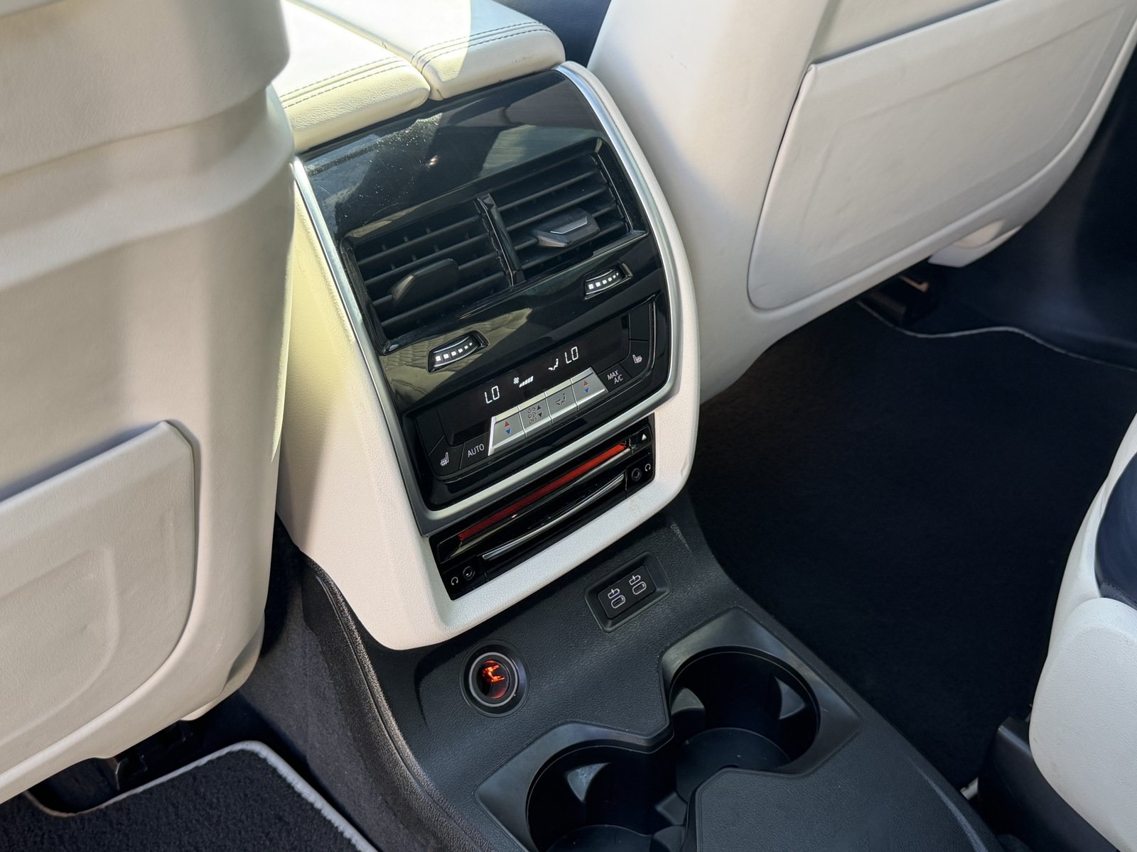 Used 2019 BMW X7 xDrive50i w/ Dynamic Handling Package AWD/4WD image 27