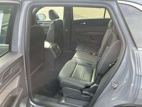 Used 2022 Volkswagen Atlas Cross Sport SEL R-Line AWD/4WD image 12