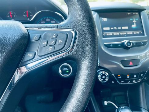 Used 2017 Chevrolet Cruze LT w/ Convenience Package image 16