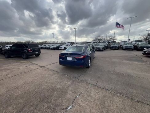 Used 2025 Toyota Camry LE image 16