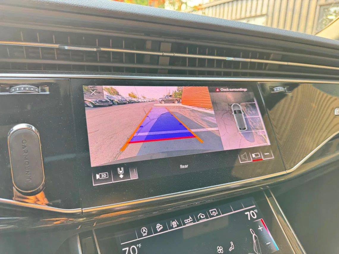 Used 2019 Audi Q8 Premium Plus w/ Premium Plus AWD/4WD image 17