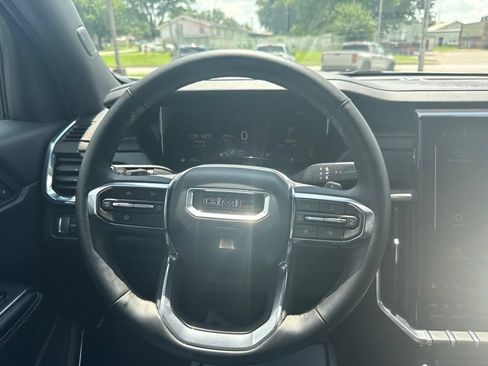Used 2025 GMC Acadia Elevation FWD image 23