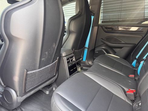 Certified 2025 Porsche Macan Turbo Electric AWD/4WD image 19