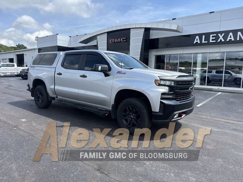 Used 2021 Chevrolet Silverado 1500 LT Trail Boss w/ Convenience Package II AWD/4WD image 1
