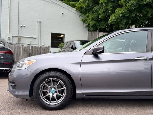 Used 2016 Honda Accord LX image 10