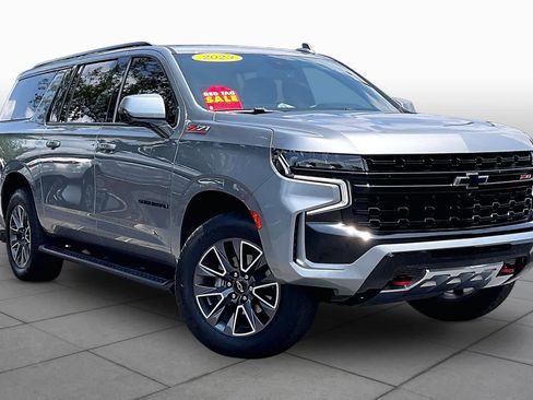 Certified 2023 Chevrolet Suburban Z71 w/ Luxury Package AWD/4WD image 3