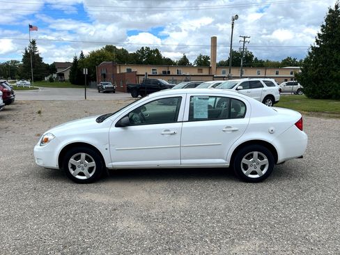 Used 2007 Chevrolet Cobalt LS w/ Enhanced Safety Package image 2