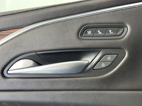 Used 2022 Cadillac Escalade ESV Premium Luxury image 39