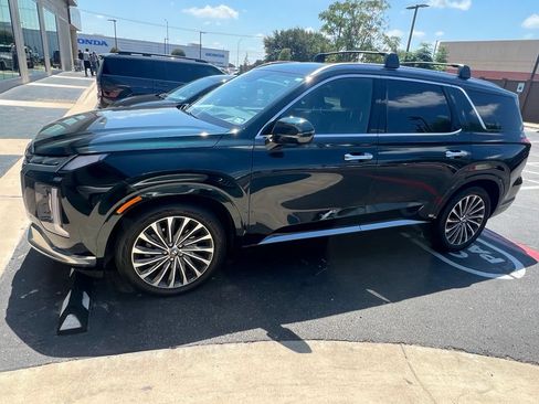 Used 2024 Hyundai Palisade Calligraphy AWD/4WD image 2