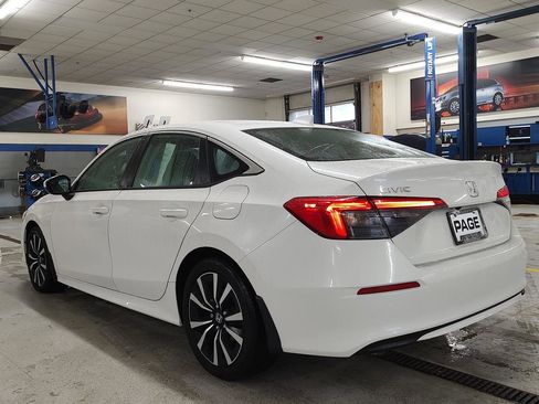 Used 2023 Honda Civic EX image 28