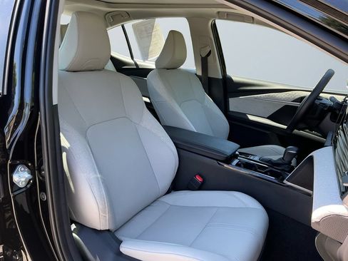 Certified 2025 Toyota Camry XLE w/ Premium Plus Package FWD image 17