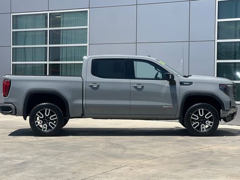 Used 2024 GMC Sierra 1500 AT4 image 3