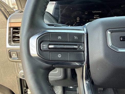 Used 2025 GMC Yukon Denali image 15