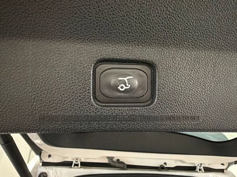 Certified 2018 Ford Explorer Limited w/ Equipment Group 301A AWD/4WD image 40
