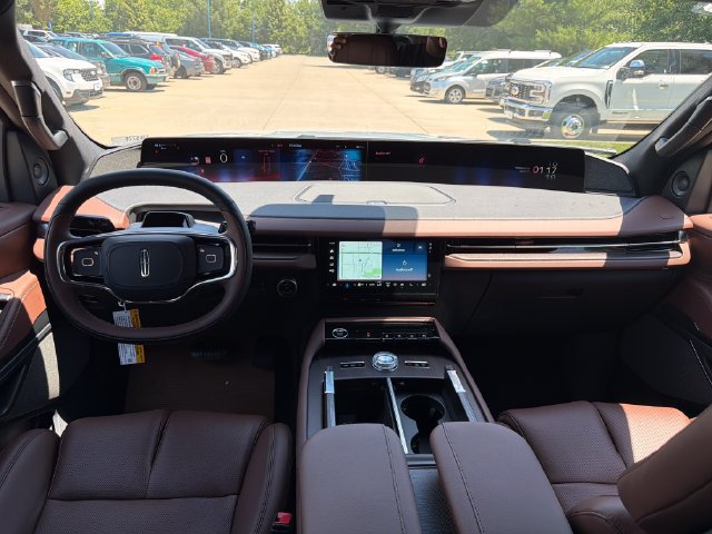 New 2026 Lincoln Navigator Reserve AWD/4WD image 17