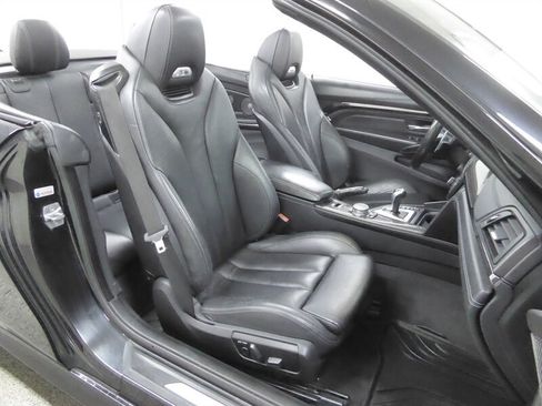 Used 2015 BMW M4 Convertible RWD image 33