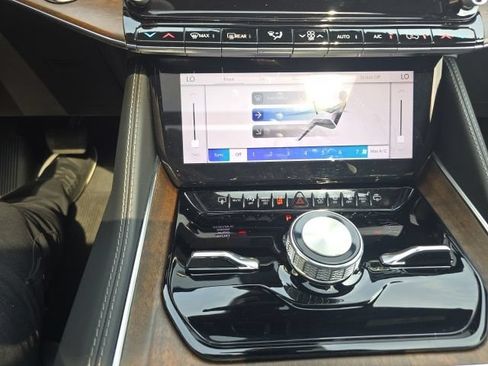 Used 2025 Jeep Grand Wagoneer 4WD image 33