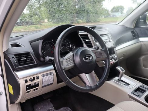 Used 2011 Subaru Outback 2.5i Premium w/ All-Weather Pkg AWD/4WD image 15