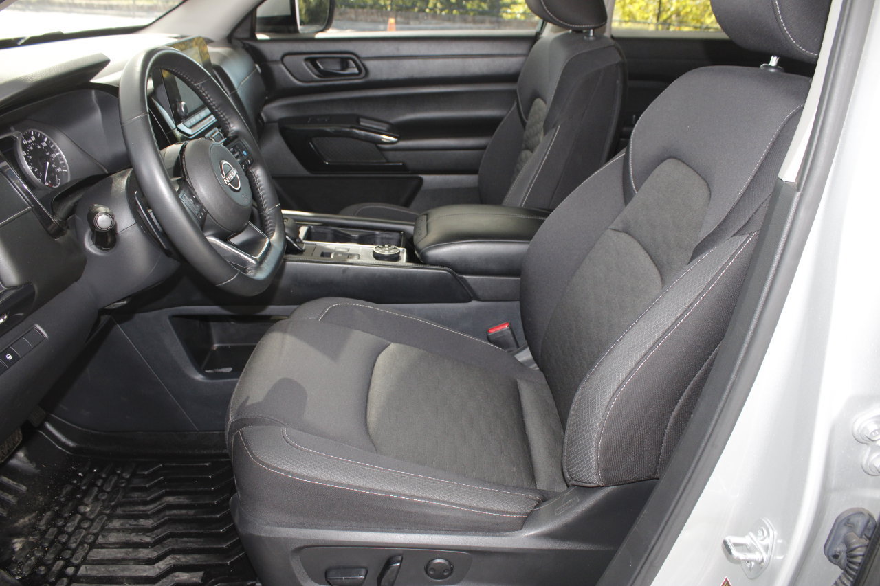 Used 2023 Nissan Pathfinder SV AWD/4WD image 12