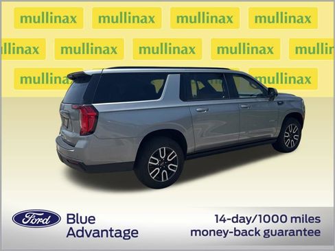 Used 2023 GMC Yukon XL AT4 w/ Max Trailering Package AWD/4WD image 3