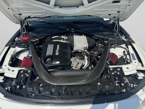 Used 2015 BMW M4 Convertible image 24