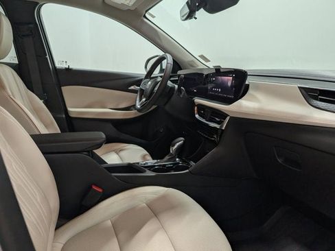 Used 2025 Buick Encore GX Avenir w/ Avenir Technology Package image 18