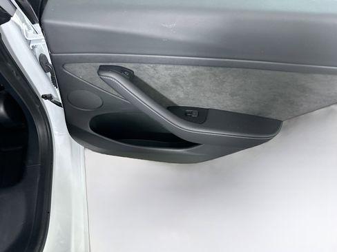 Used 2021 Tesla Model 3 Standard Range Plus image 28