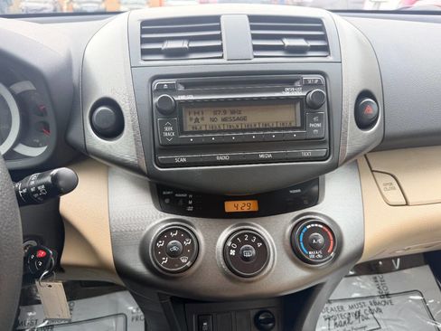 Used 2012 Toyota RAV4 FWD w/ Value Pkg image 33