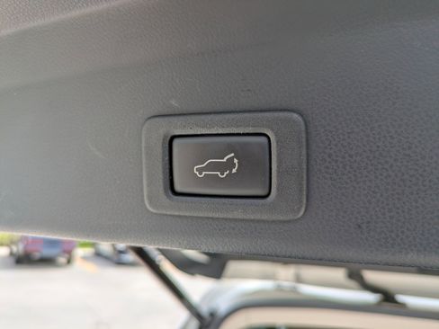 Used 2019 Subaru Ascent Touring image 19