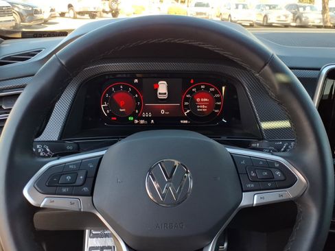 Certified 2025 Volkswagen Atlas Cross Sport SEL Premium R-Line image 26