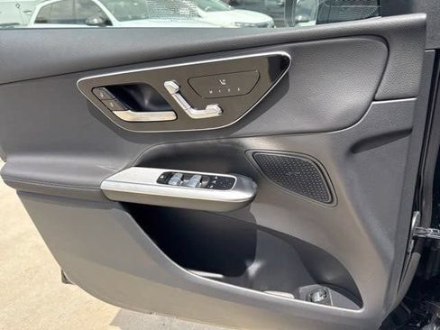 New 2025 Mercedes-Benz GLC 350e 4MATIC image 23