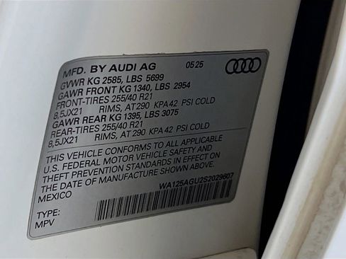 Used 2025 Audi SQ5 Premium Plus w/ Premium Plus Package image 31