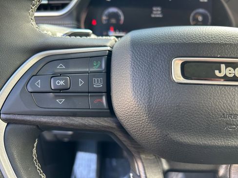 Used 2023 Jeep Grand Cherokee L Limited w/ Luxury Tech Group II image 17